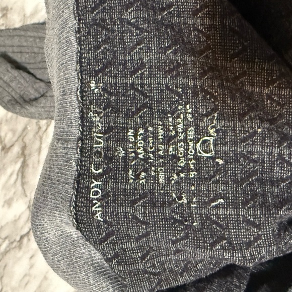 Gray Cable Knit Leggings - Picture 4 of 4